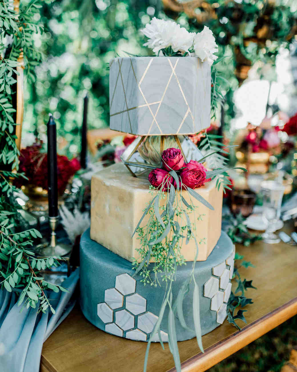 20 Unique Wedding Cake Shapes Contemporary Couples Should ... 20 Unique Wedding Cake Shapes Contemporary Couples Should ...