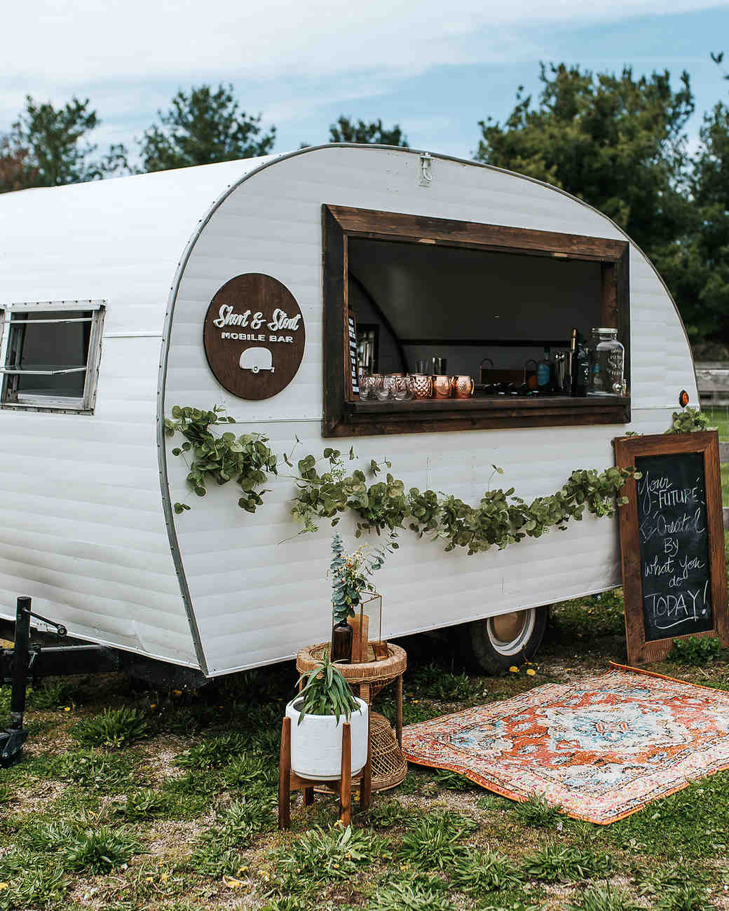 Mobile Bars and Food Trucks That Can Roll Right Up to Your Party