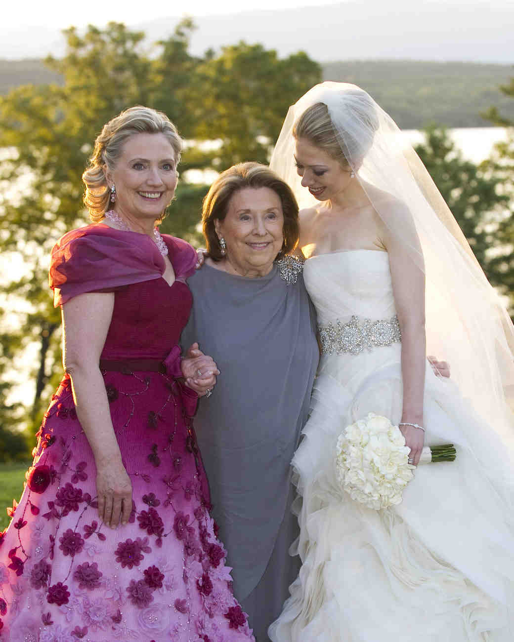 The Most Stylish Celebrity Mothers of the Bride | Martha Stewart ... The Most Stylish Celebrity Mothers of the Bride | Martha Stewart ...