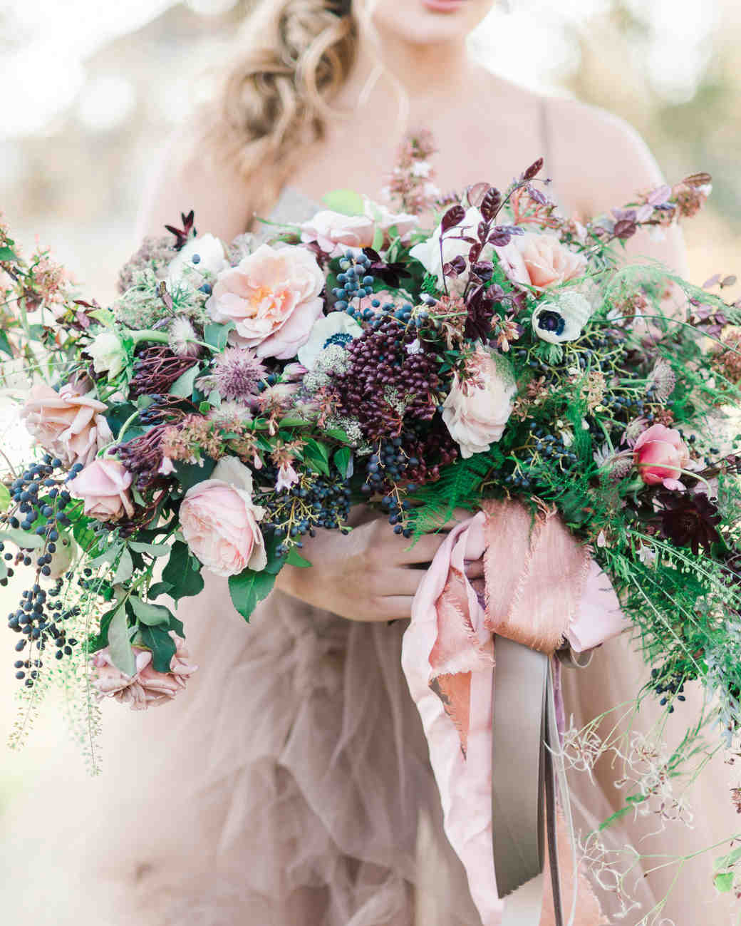 Fresh & Fragrant Lilac Wedding Bouquets | Martha Stewart ...