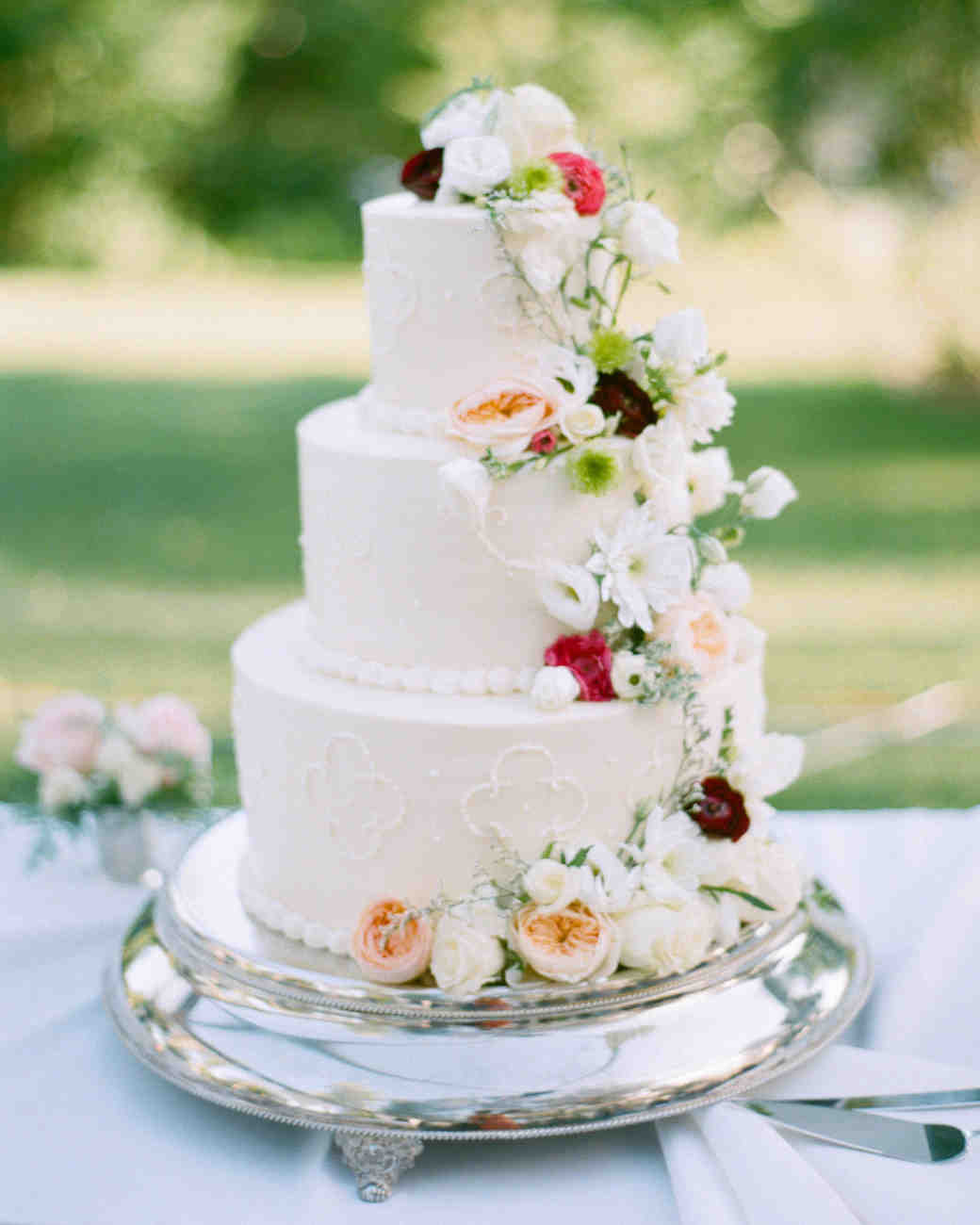 29 Summer Wedding Cakes That We Re Sweet On Martha Weddings