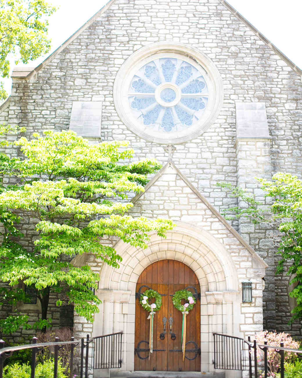 Courtney And Michael S Garden Party Wedding In St Louis Martha