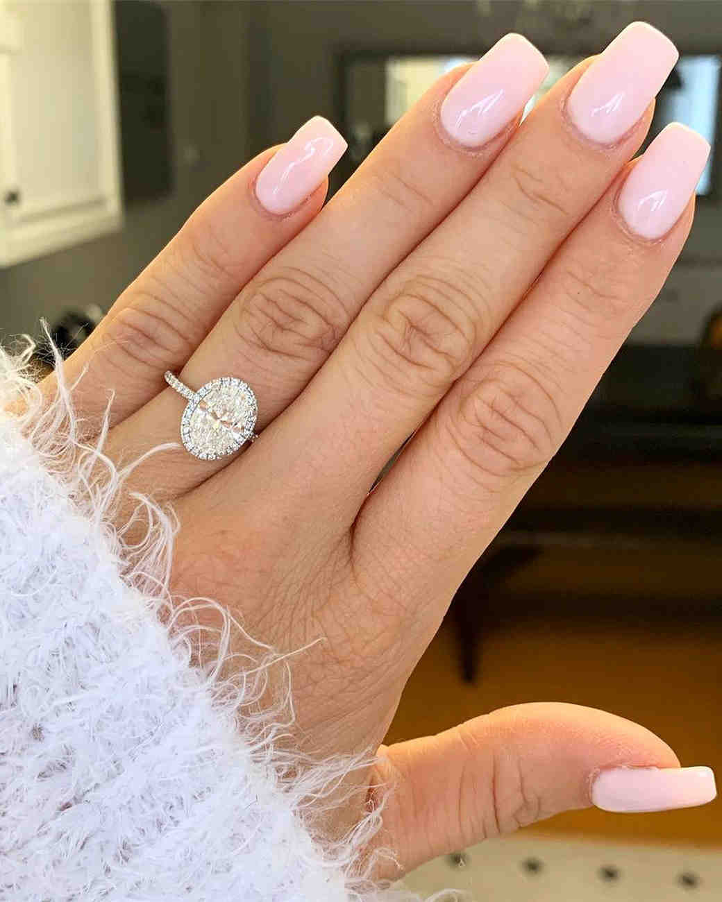 50 EngagementRing Selfies That Will Inspire You to Show Off Your Bling