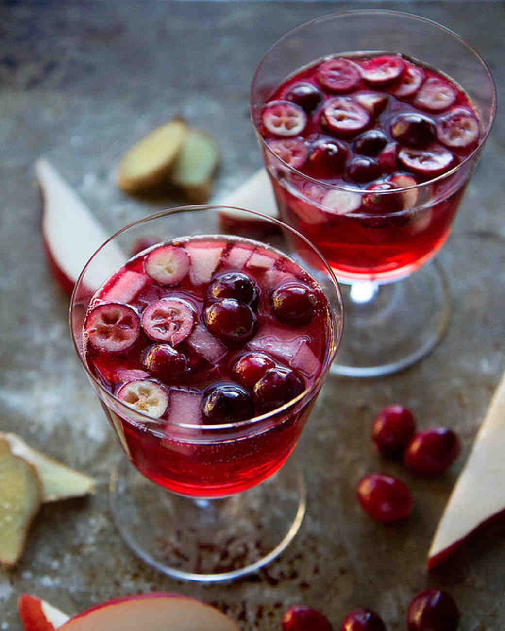 24 ChampagneBased Signature Cocktails for Your New Year's Eve Wedding