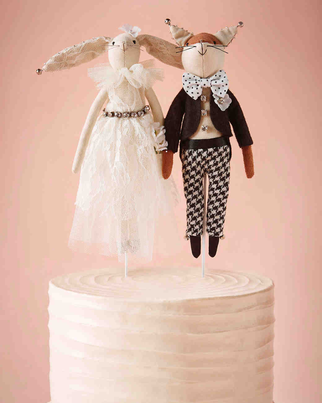 25 Unique Wedding Cake Toppers Martha Stewart Weddings   Wedding Cake Toppers Stuffed Animals 1115 Vert 