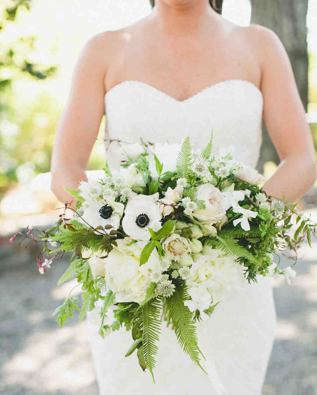 25 Anemone Wedding Bouquets for Every Type of Bride | Martha Stewart