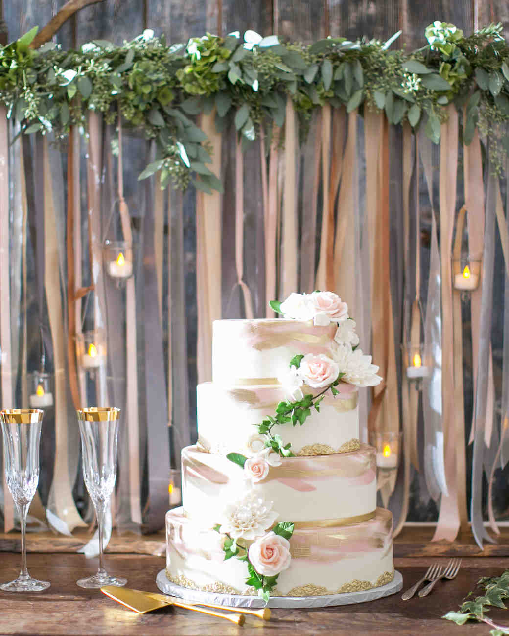 33 Romantic Wedding Cakes 33 Romantic Wedding Cakes
