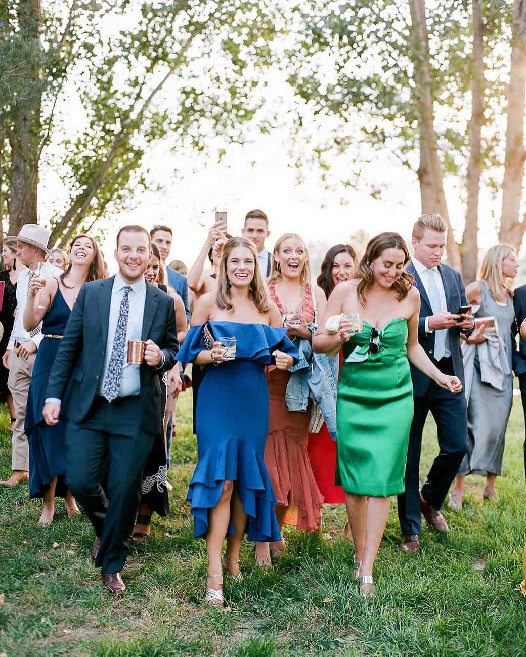 15 Wedding Guest Dos and Don'ts | Martha Stewart Weddings