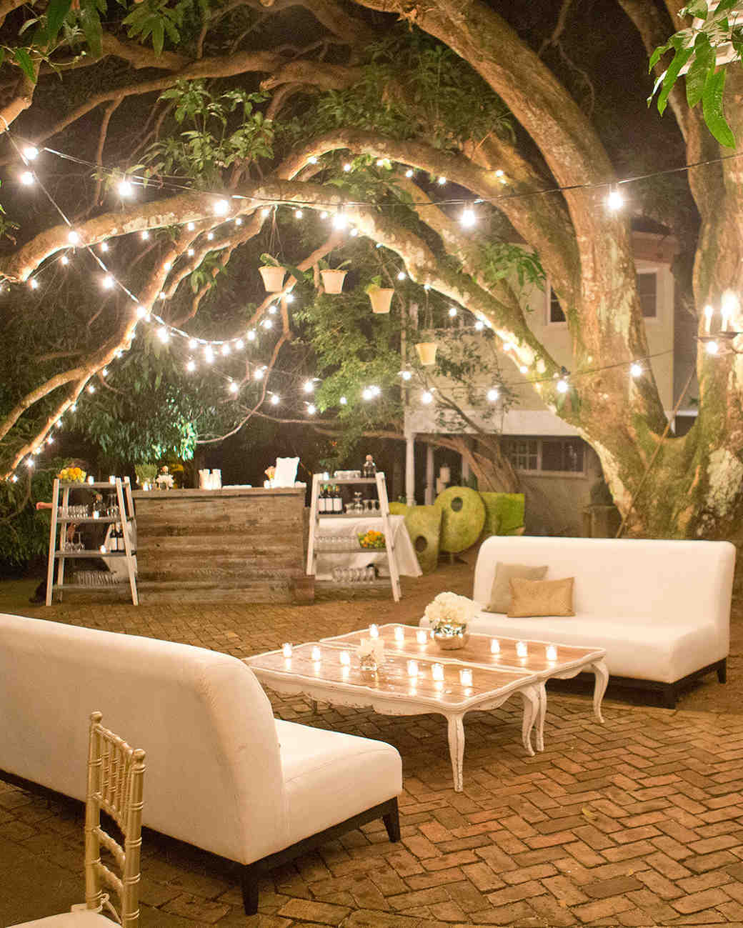20 Unique Reception Seating Ideas That Will Surprise and Delight Your ...