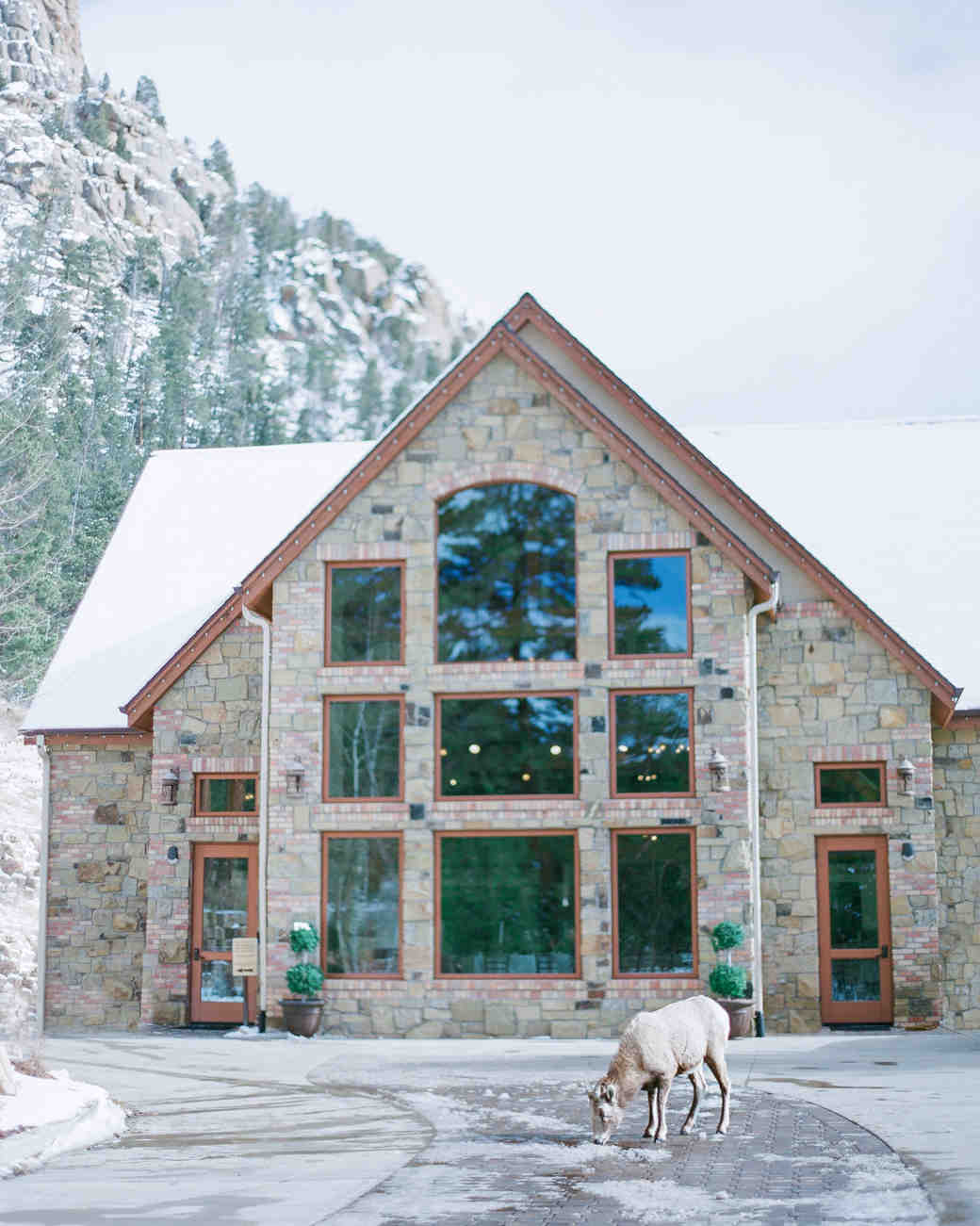 A Snowy Winter Wedding In The Colorado Mountains Martha The Location