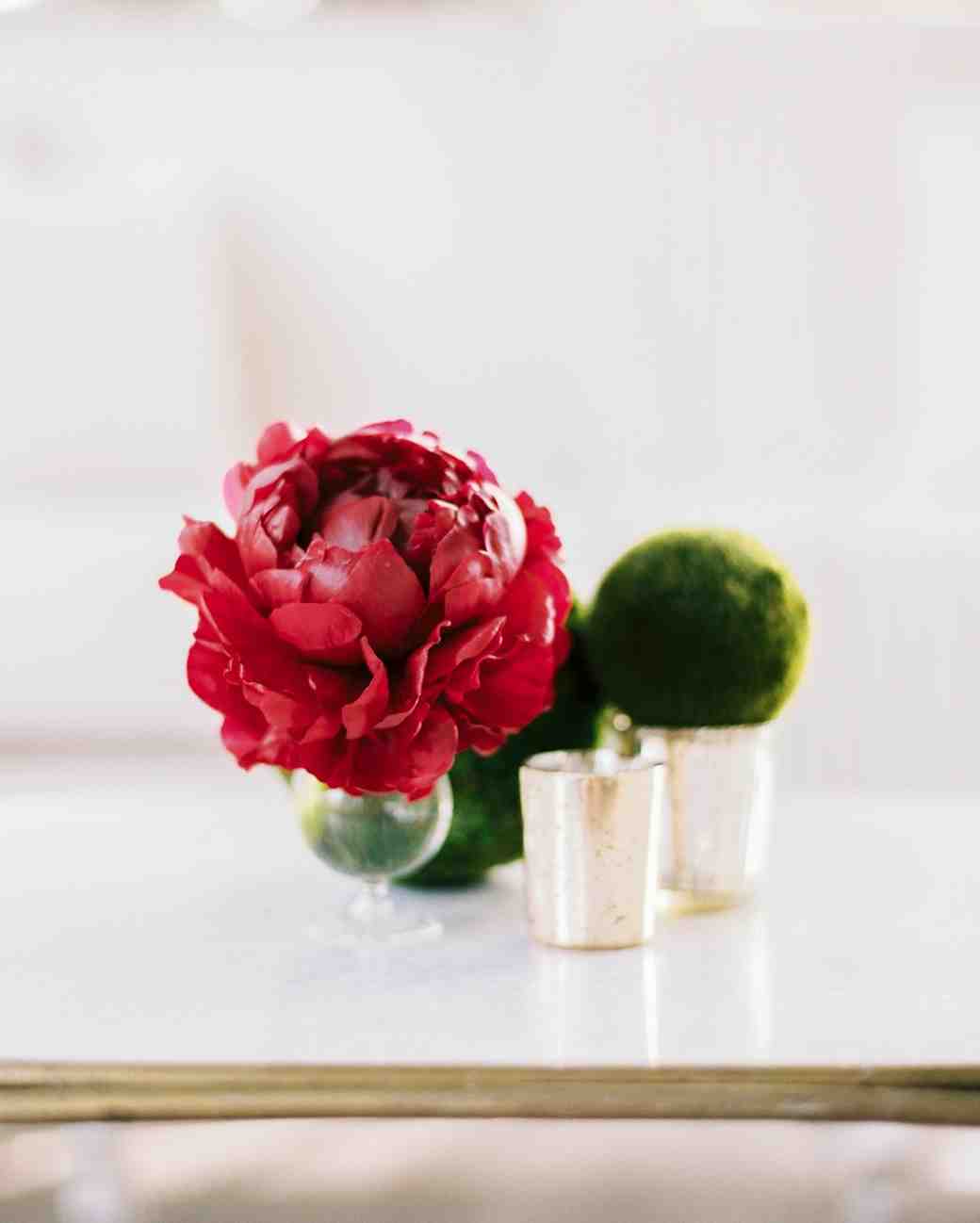 Simple Red Centerpieces : Simple wedding centerpieces martha stewart weddings