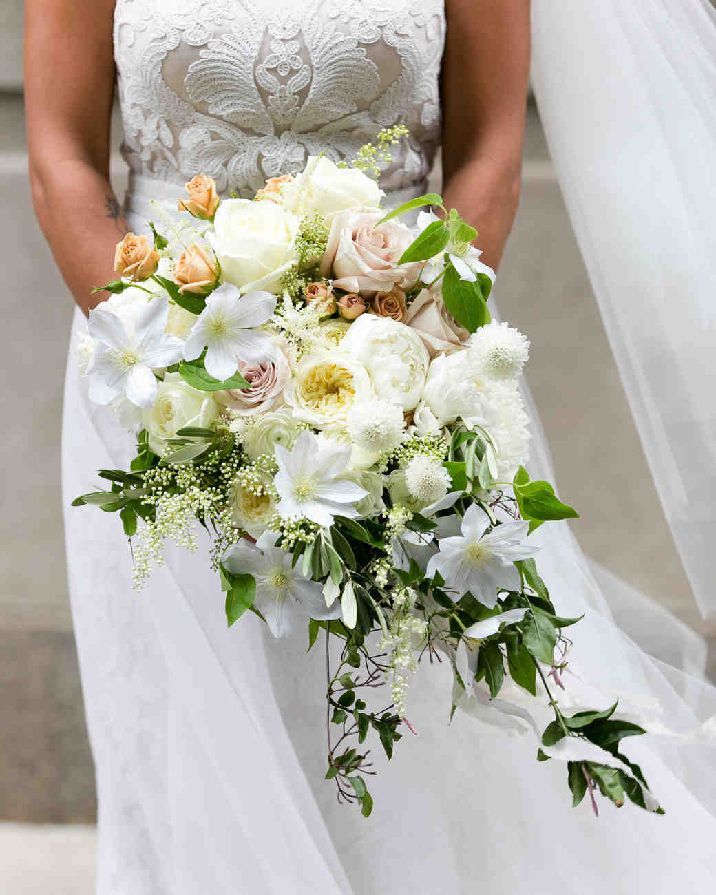 bianca bryen wedding bouquet 159 s112509 0216_vert