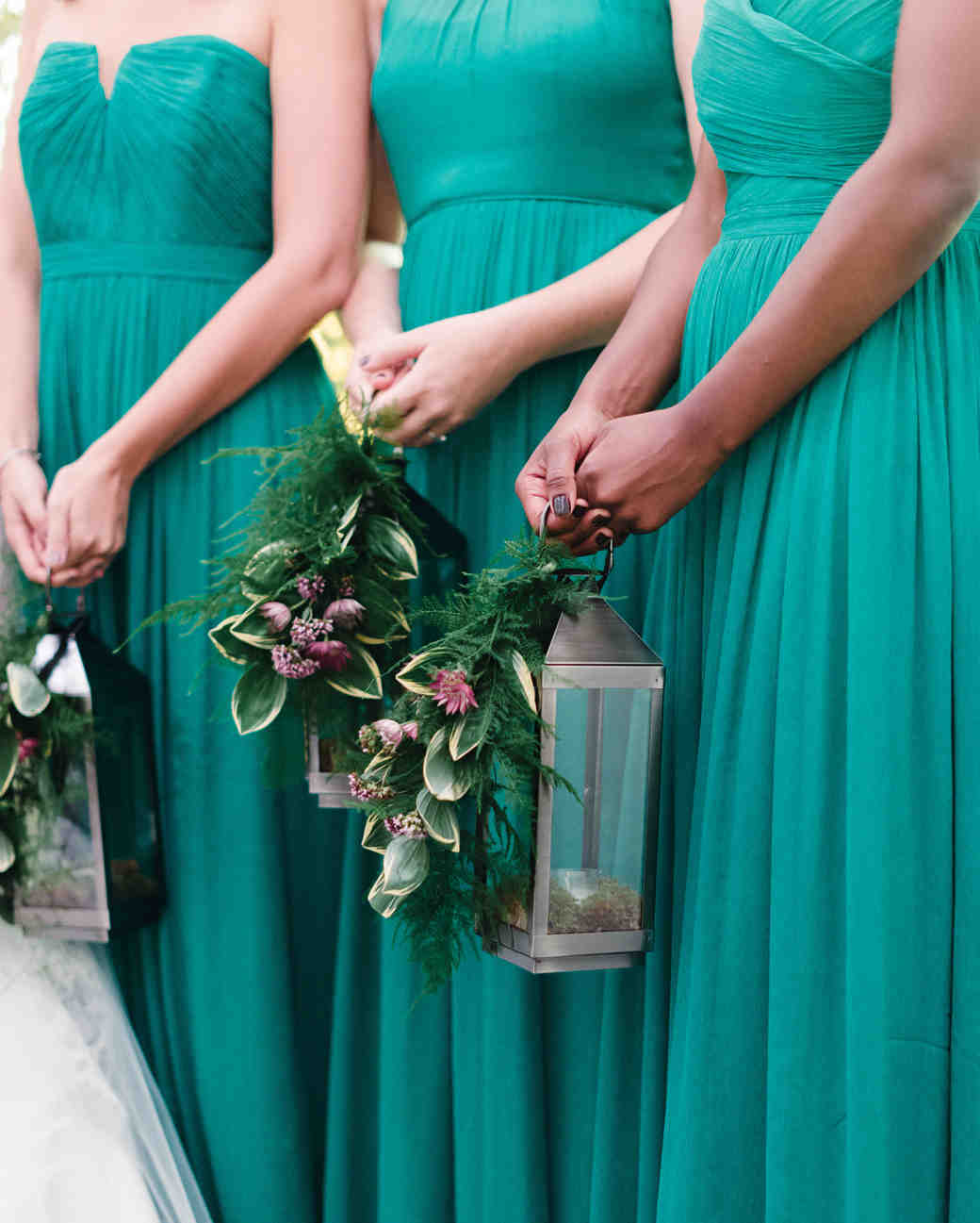 Albums 98+ Images How To Display Bridesmaids' Bouquets At Reception Superb