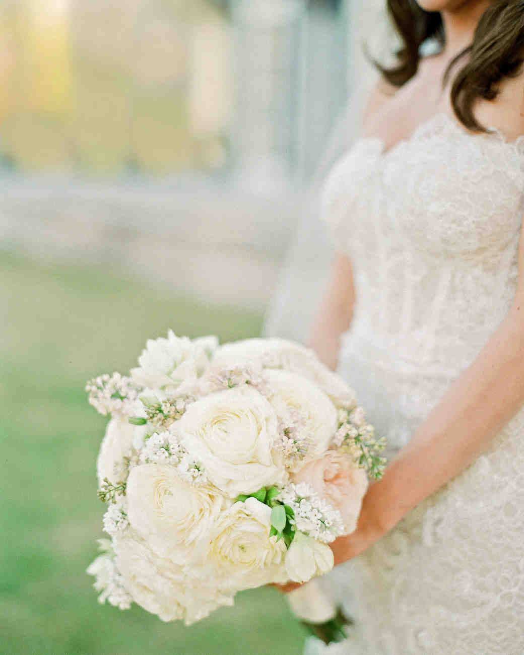 64 White Wedding Bouquets Martha Weddings Stefanie Drew Wedding Bouquet