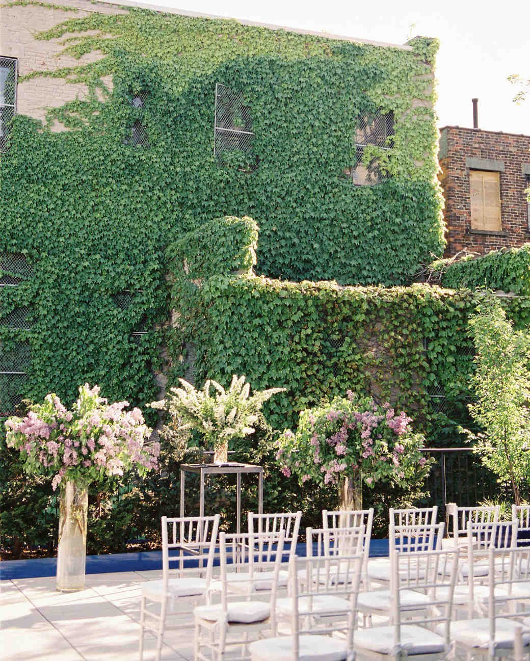 Amy And Sheldon S Modern Rooftop Wedding In New York City Martha The Venue