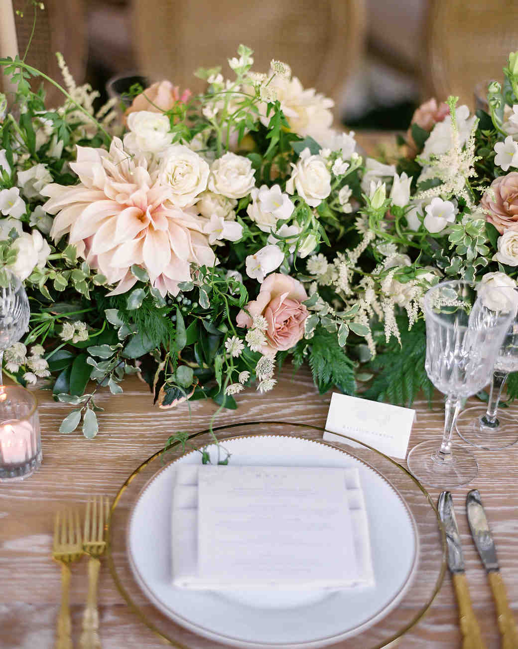 20 Pretty Dahlia Wedding Centerpieces | Martha Stewart Weddings