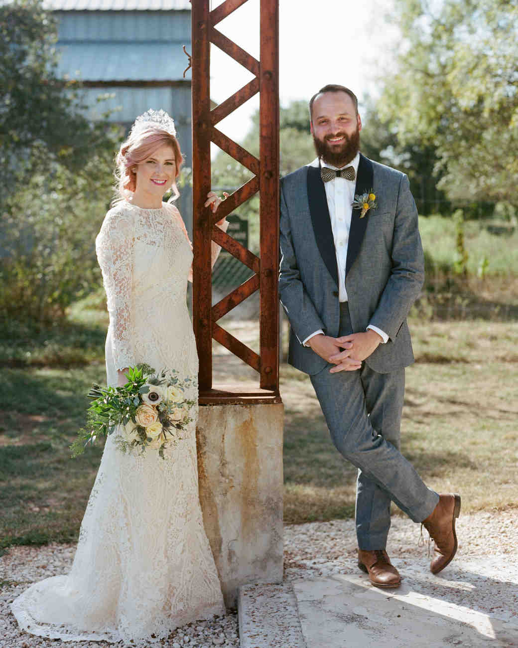 A Vibrant Diy Wedding Outdoors In Florida Martha Weddings An Eclectic Wedding In Texas With Personalized Touches