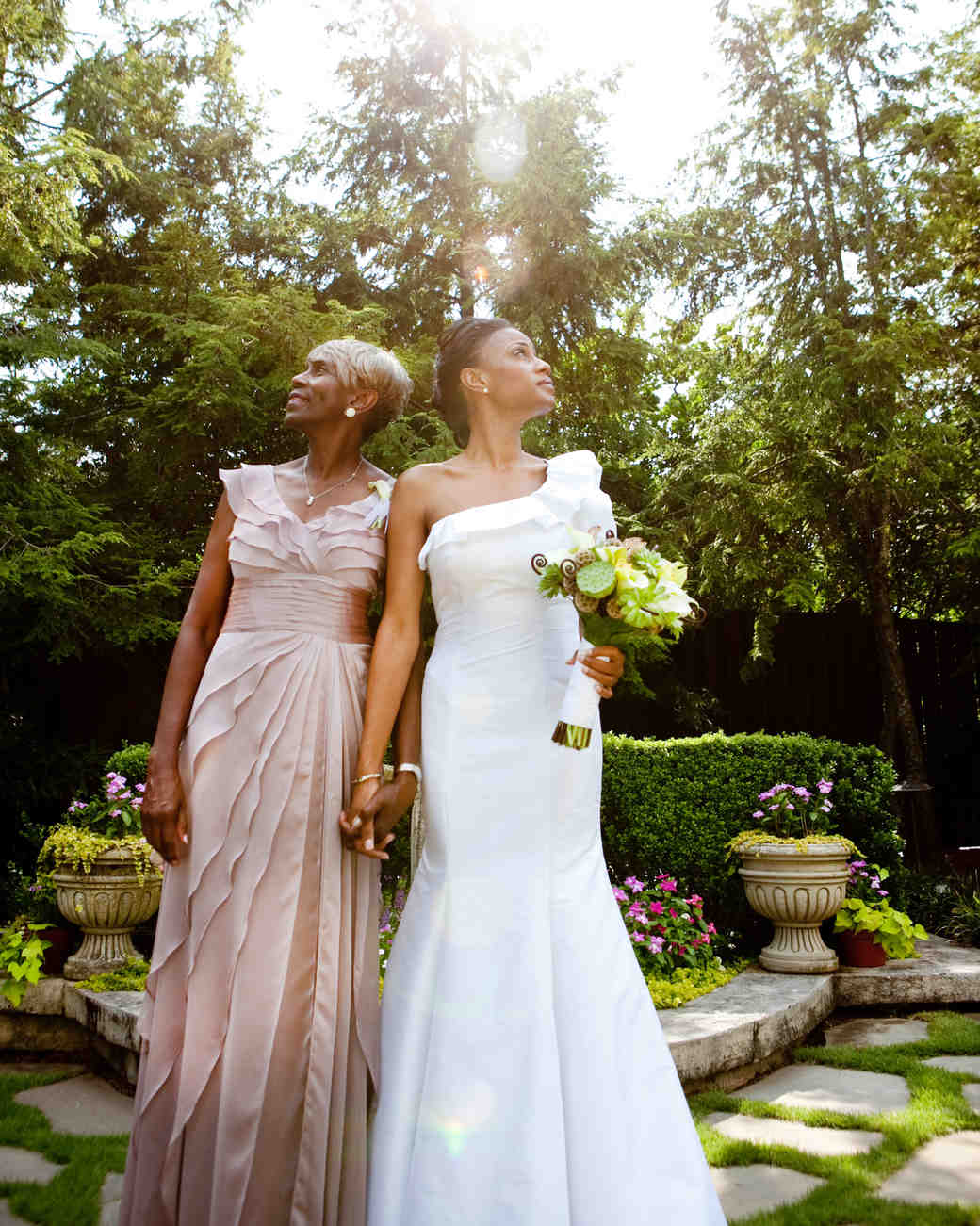 55 Heartwarming MotherDaughter Wedding Photos Martha