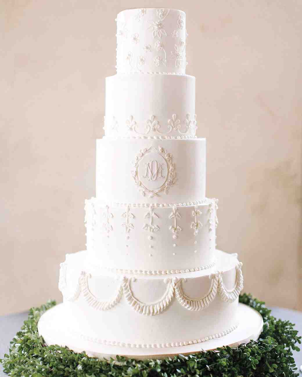 Winter Wedding  Cake  Designs
