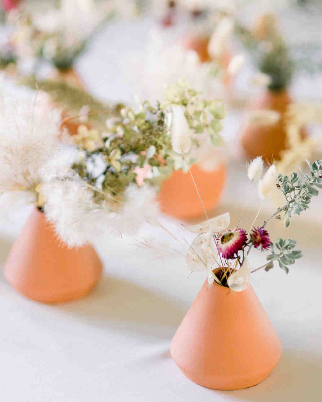 20 Modern Wedding Centerpieces That'll Surprise Your