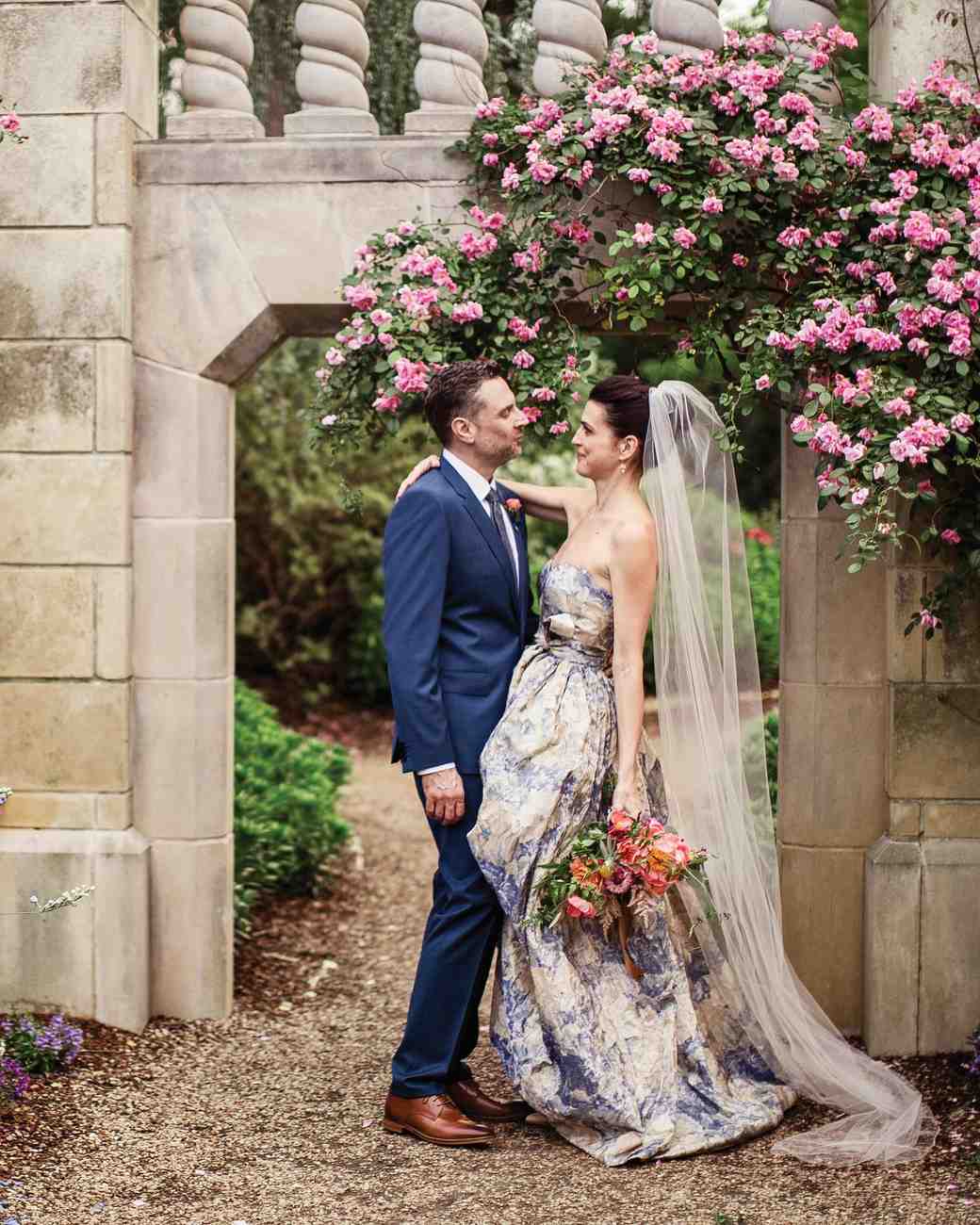 A Vibrant Diy Wedding Outdoors In Florida Martha Weddings Diy Details Made This Dallas Wedding A Hit
