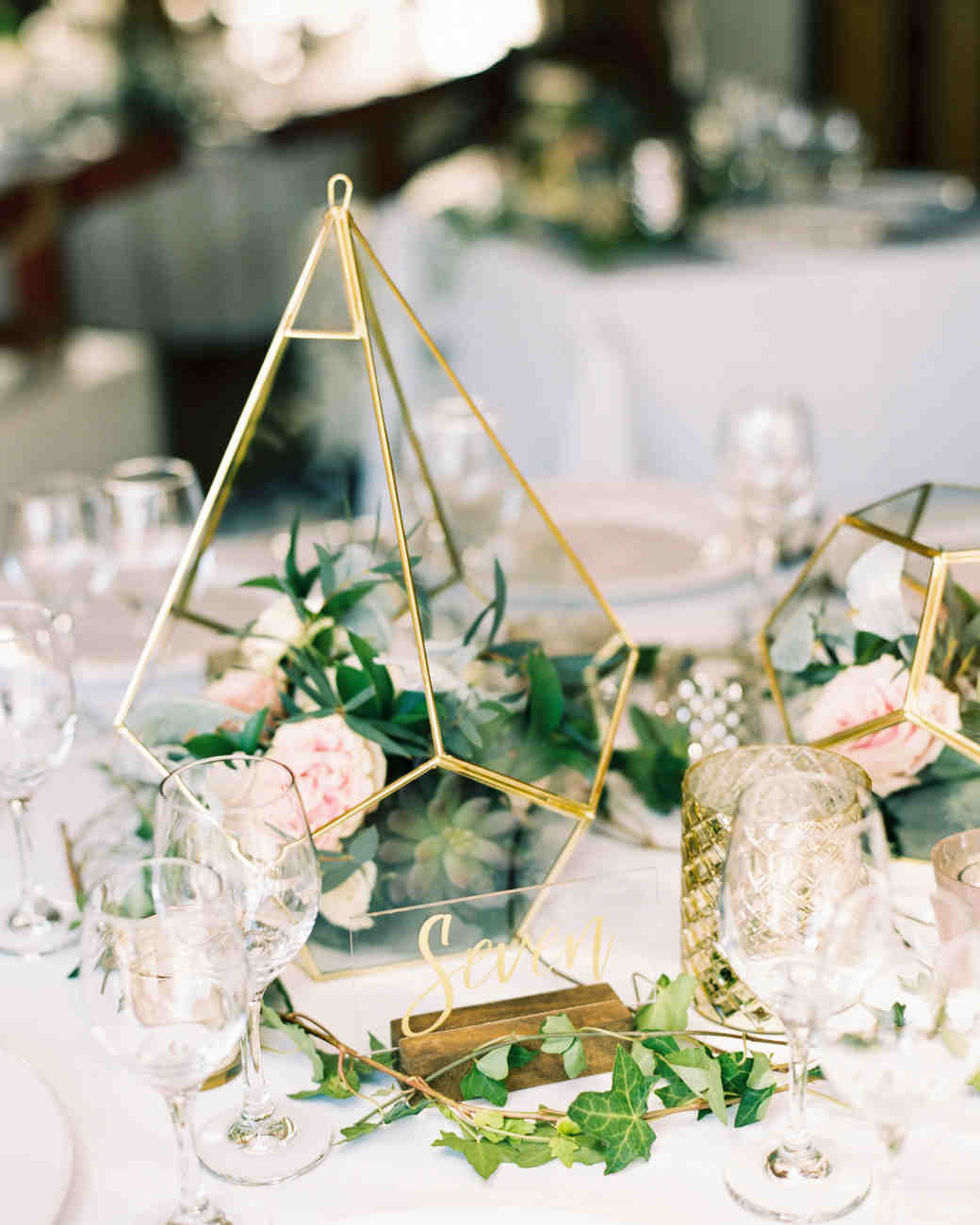 18 Inventive Ways to Incorporate Terrariums Into Your Wedding Décor