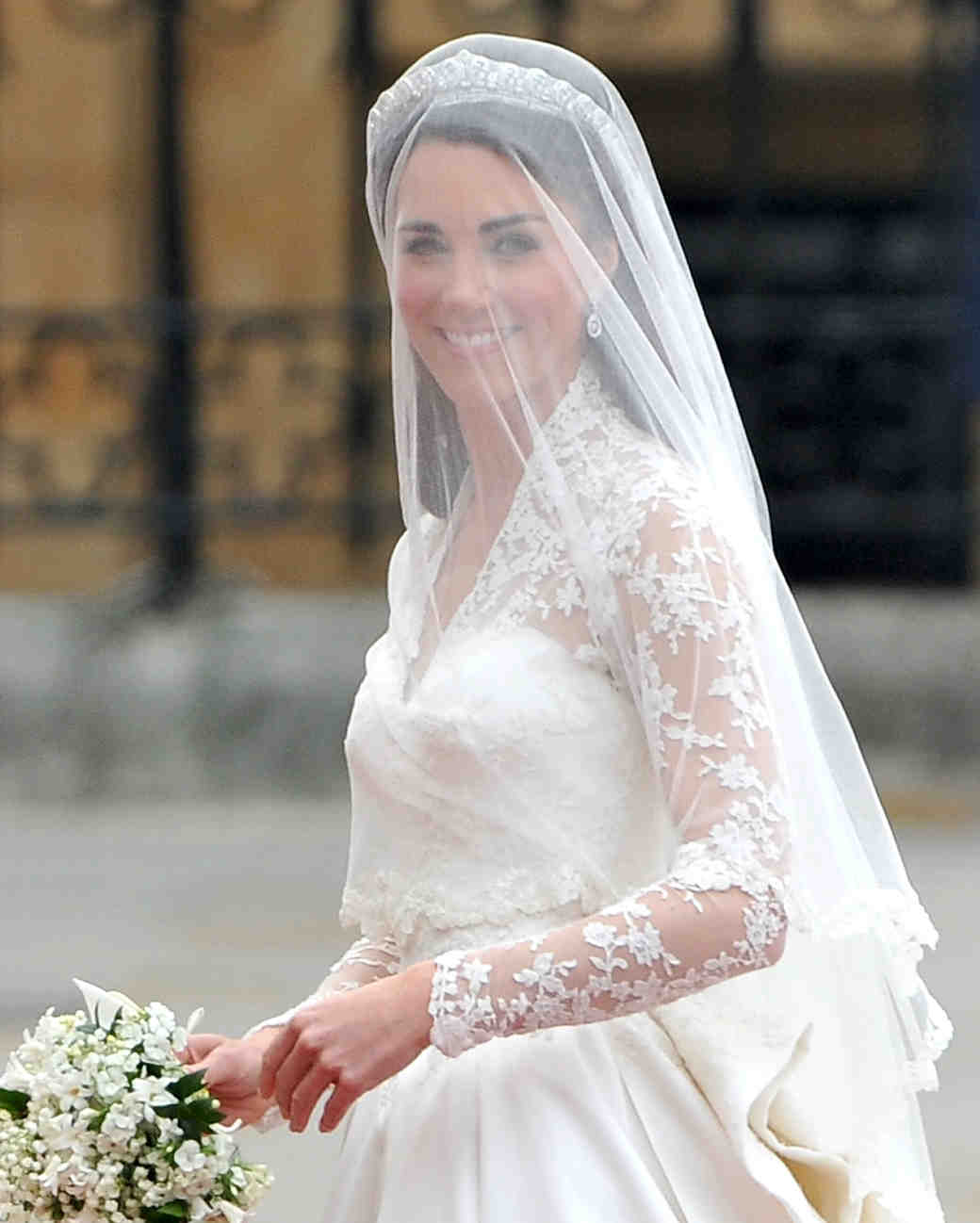 long wedding veils and tiaras
