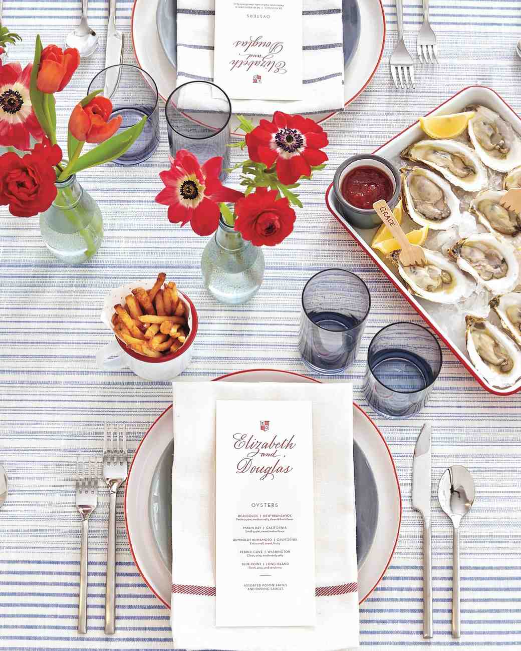 8 Chic Ways To Incorporate Red And Blue Wedding Colors 8 Chic Ways To Incorporate Red And Blue Wedding Colors