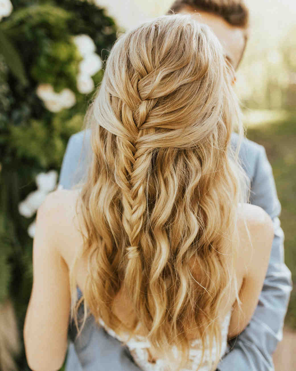 37 Pretty Wedding Hairstyles For Brides With Long Hair Martha Stewart   Long Wedding Hairstyle Gabriel Conover Weddinghairbyjillianrae 0918 Vert 