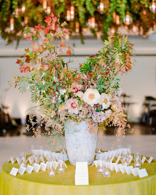 21 Slate and Stone Décor Ideas That Will Modernize Your Wedding