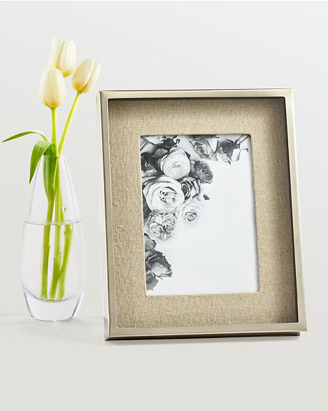 42 Perfect Gifts For Momothers In Law Martha Weddings Gifts For Mom Shadow Box Linen Frame
