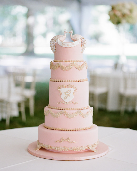 Our Favorite Monogrammed Wedding Cakes Martha Weddings Monogram Wedding Cake Ashley Upchurch The Flour Garden