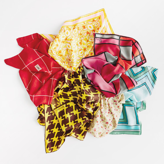 scarf-pile-187-d111649.jpg