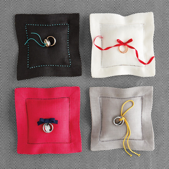 ring-pillows-229-d111649.jpg