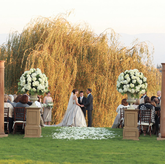 12 Insider Tips For Capturing The Best Ceremony Photos Martha Stewart Weddings 9105