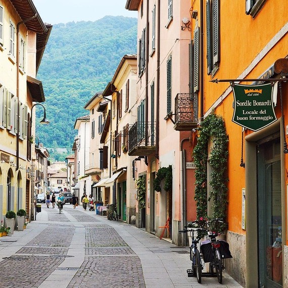 lake iseo italy city road lake iseo italy city road