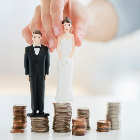 Wedding Budget, Bride and Groom Figurines on Money Wedding Budget, Bride and Groom Figurines on Money