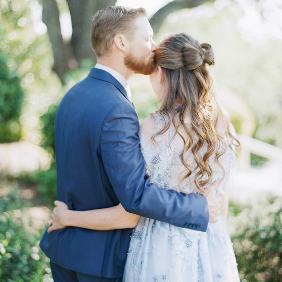 wedding couple kiss wedding couple kiss