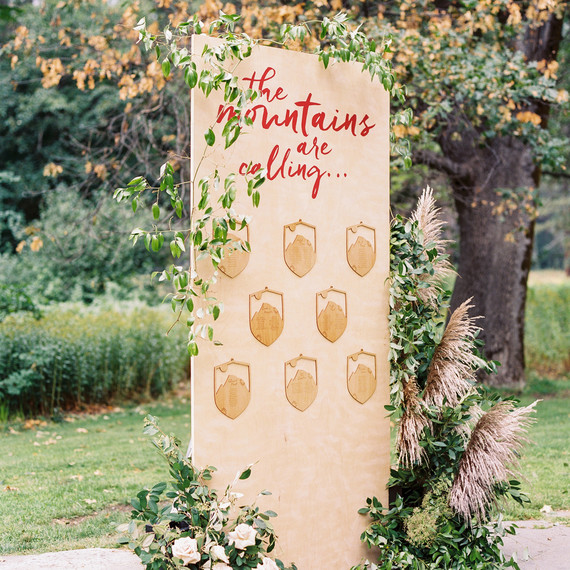 crest wedding decor the poffs crest wedding decor the poffs