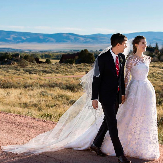 allison-williams-wedding-dress-1015.jpg