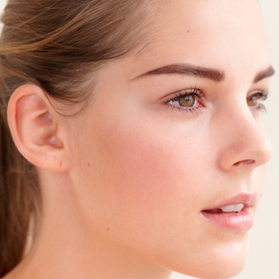 beauty-center-eyebrow-shape-d108198.jpg