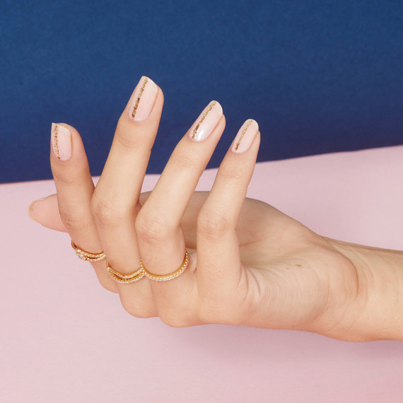 gold stripe nail art gold stripe nail art