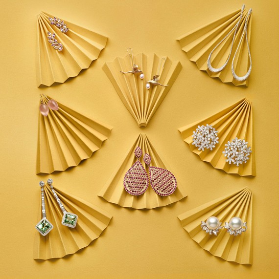 gold earrings gold earrings