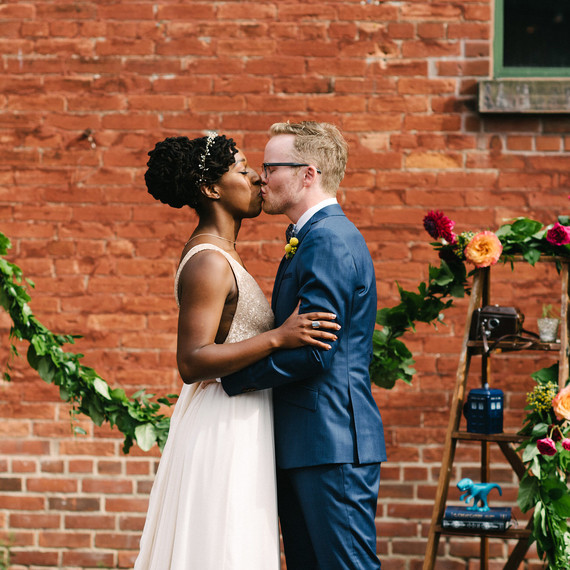 steph tim wedding ceremony couple kiss steph tim wedding ceremony couple kiss