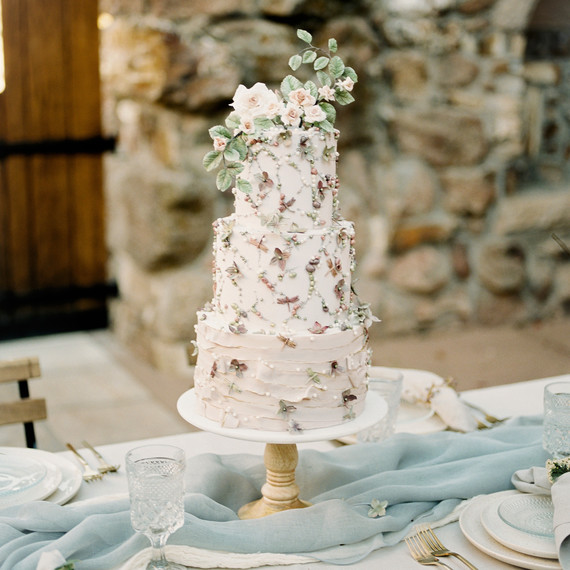 floral wedding cakes sara corona bohemian glamorous whimsical floral wedding cakes sara corona bohemian glamorous whimsical