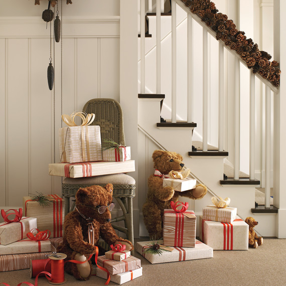 presents-616-exp2-hl-stairs-mld108759.jpg