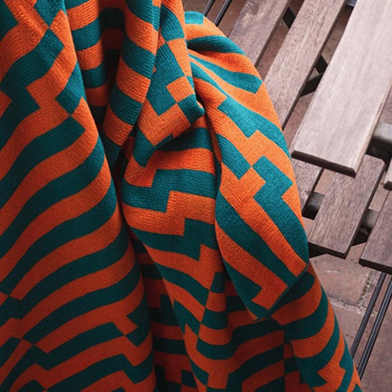 zola-halloween-party-decor-zuzunaga-zoom-blanket-1015