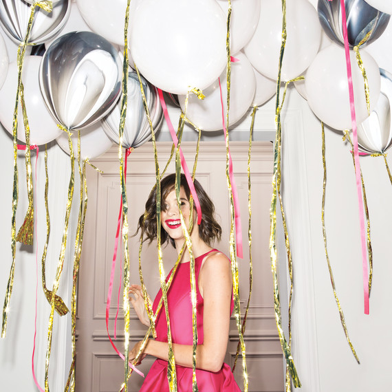 balloons-woman-pink-dress-0247-d111518.jpg
