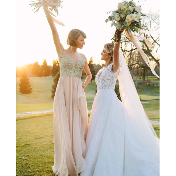 celebrity-news-taylor-swift-moh-1-0216.jpg