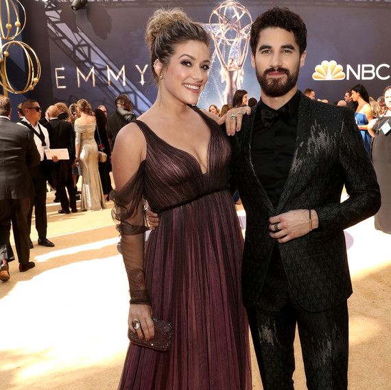darren criss and mia swier at the 2018 emmys darren criss and mia swier at the 2018 emmys